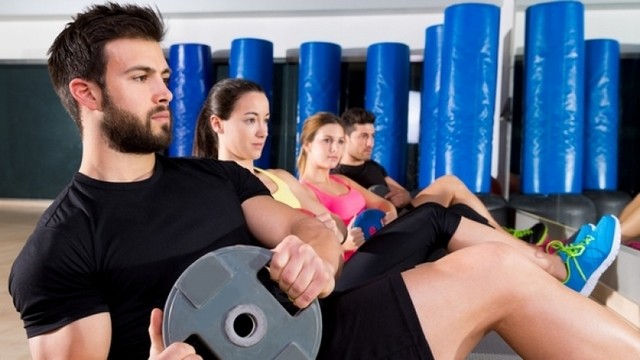 Academia com Musculação e Dança