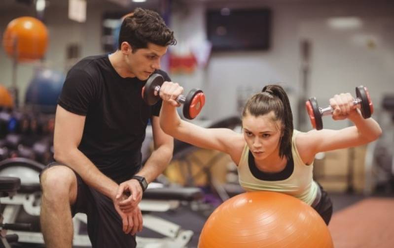 Academia de Musculação com Exercícios Personalizados