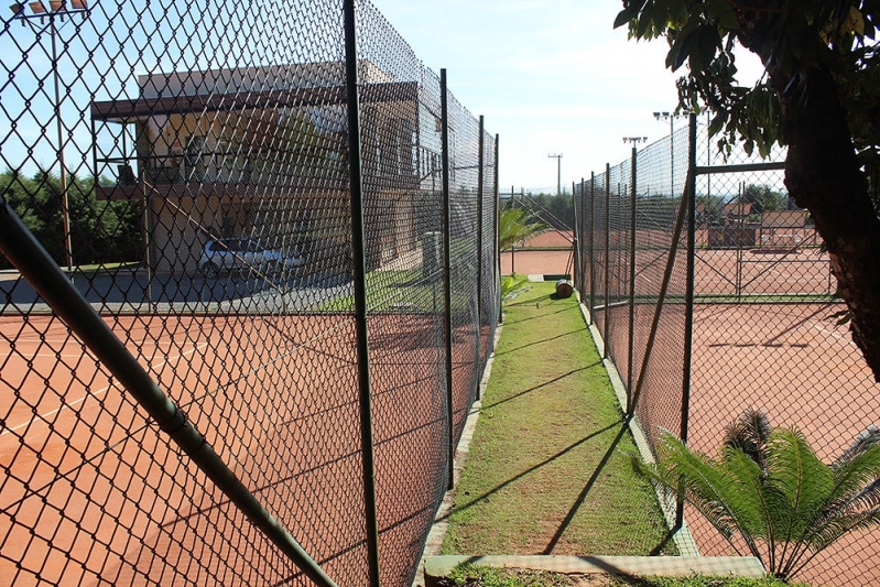 Academia de Tênis com Quadra Aberta