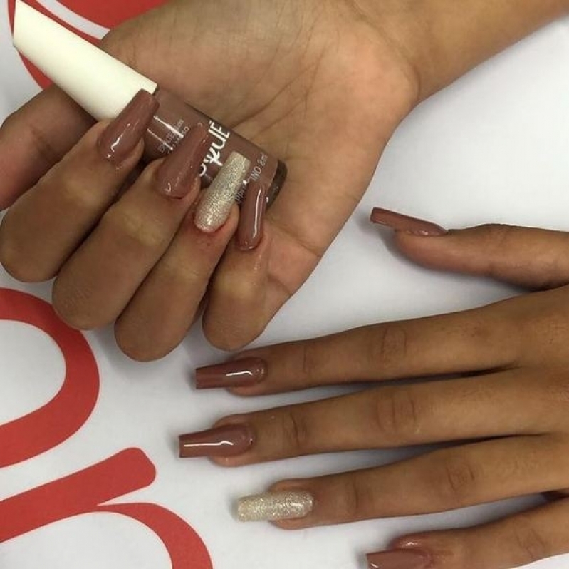 Alongamento de Unhas em Gel com Tips