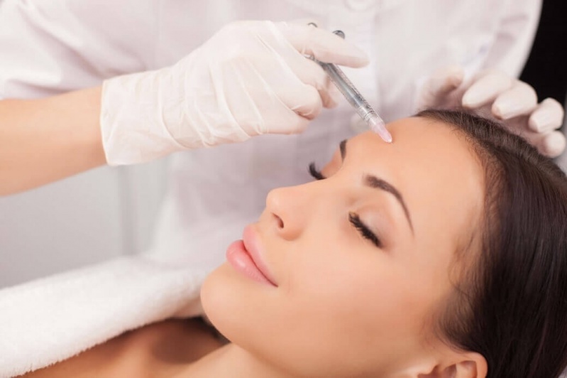 Aplicação de Botox Abaixo dos Olhos