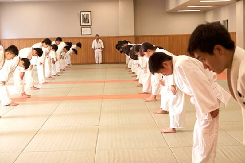 Aula de Kendo em Academia