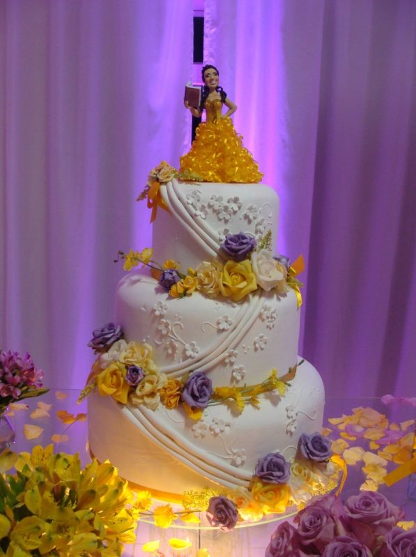 Bolo de Casamento Decorado