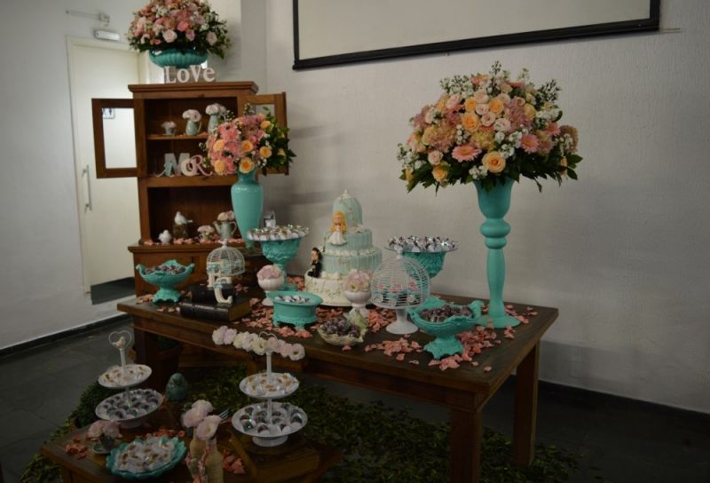 Buffet com Decoração para Casamento