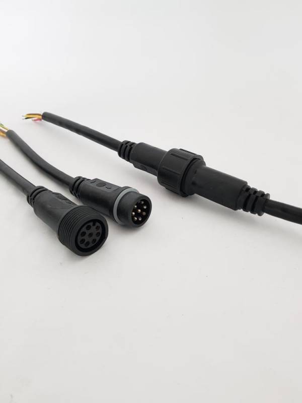 Cabo com Plugs Injetados