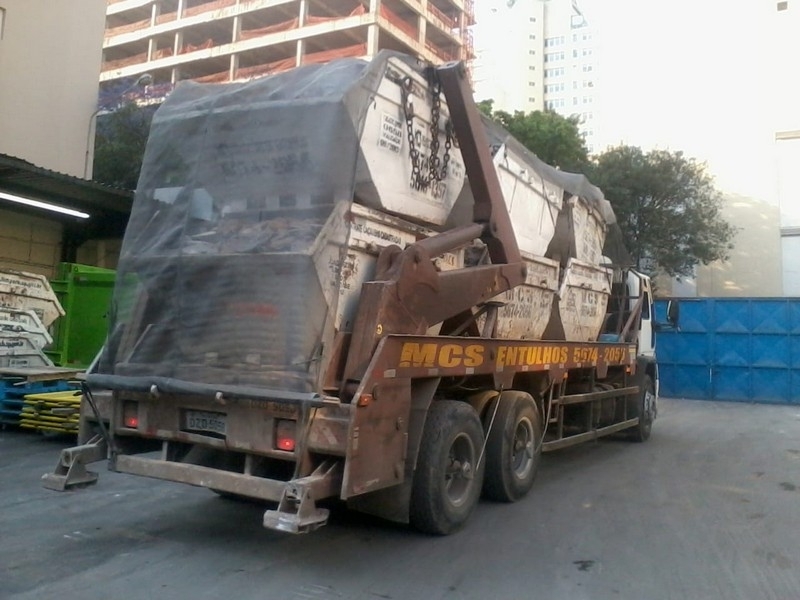 Caminhão Caçamba Basculante