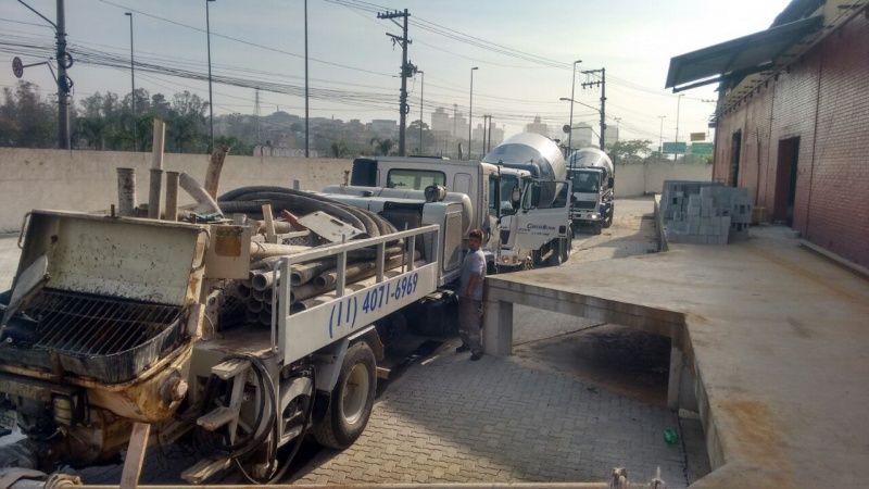 Caminhão de Bombeamento de Concreto