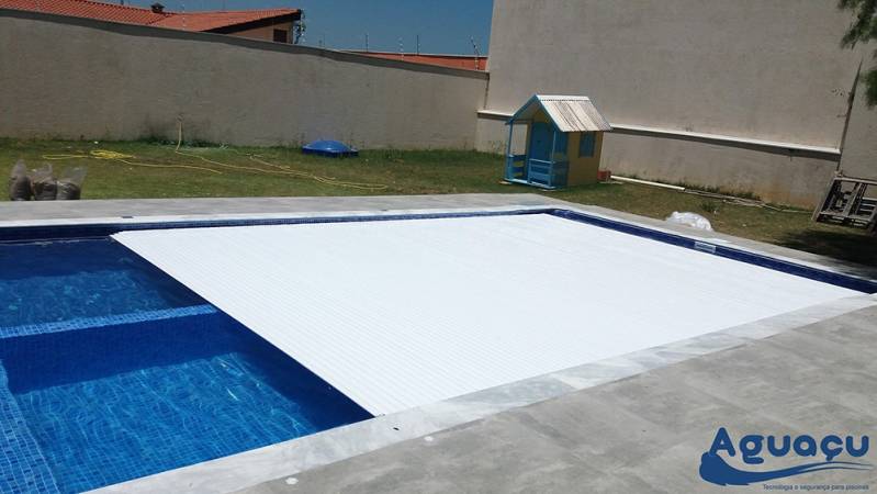 Capa de Proteção de Piscina sob Medida