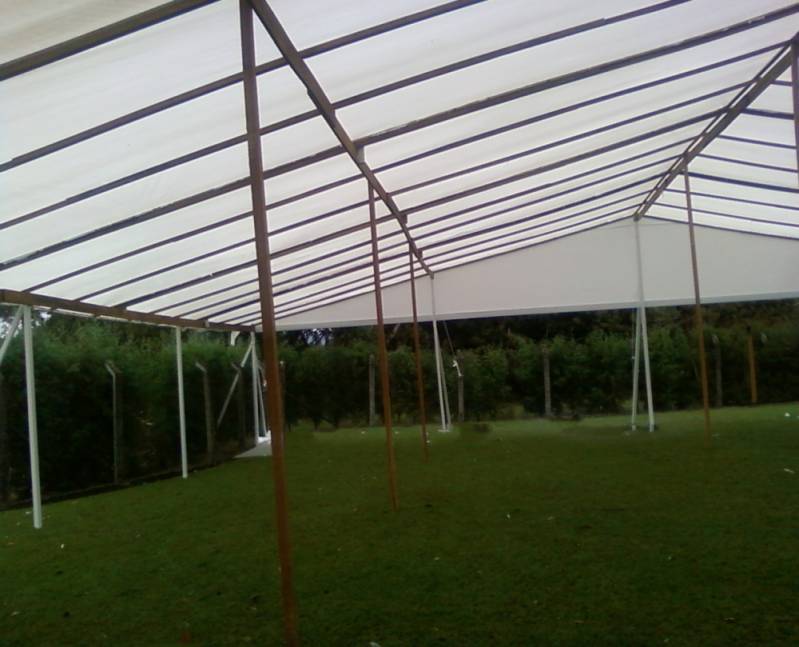 Cobertura Branca para Casamento no Campo