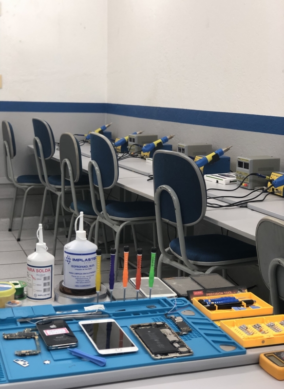 Curso de Assistência Técnica de Celular em Recife