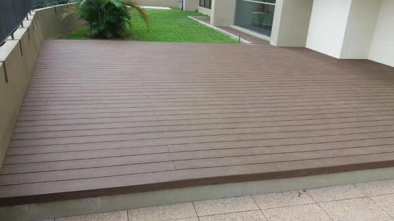 Deck de Madeira para Cobrir a Piscina