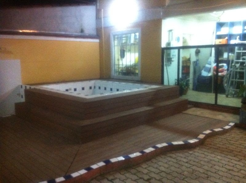 Deck de Madeira Plástica para Spa