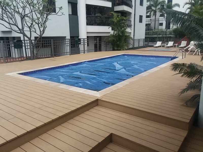 Deck de Piscina de Pvc