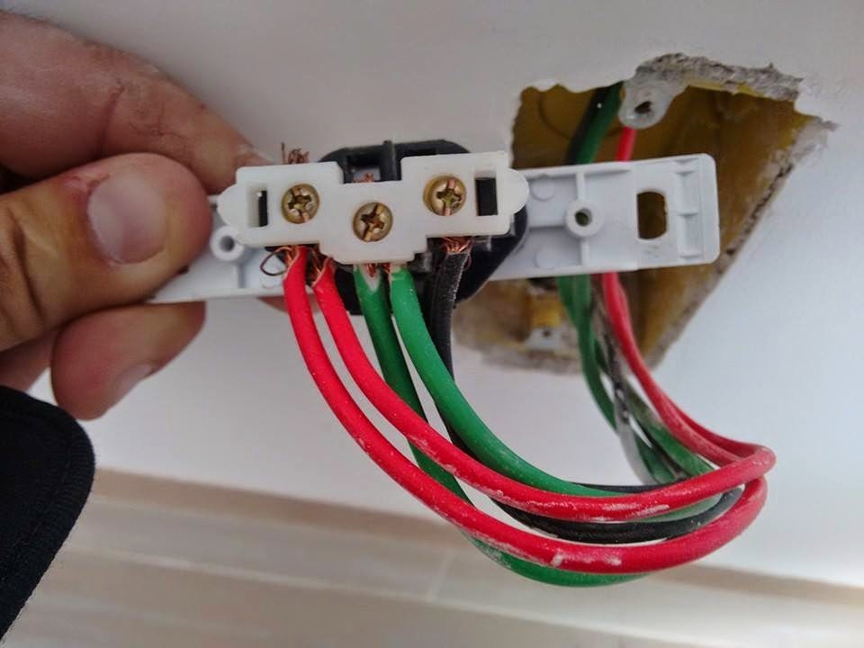 Eletricista Instalador Predial de Baixa Tensão