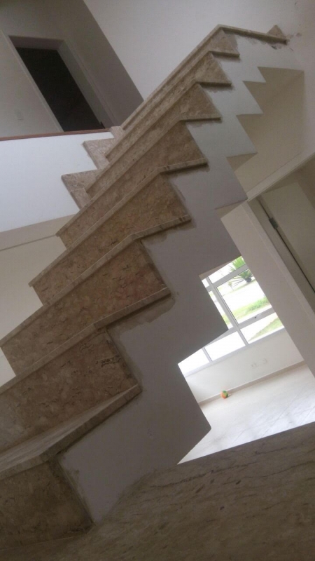 Escadas de Mármore Antiderrapante