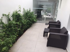 Espaço de Coworking com Sala de Reunião