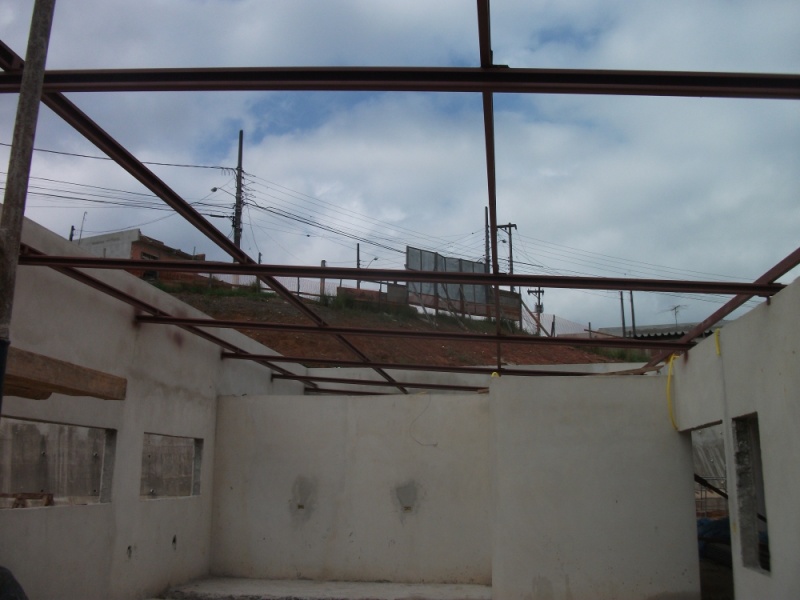 Estrutura de Metal para Telhado Residencial