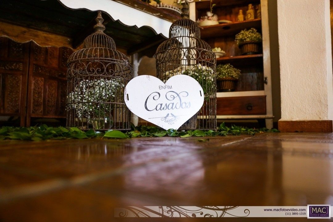 Festa de Casamento com Mesa de Bolo