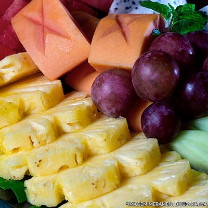 Frutas Cortadas na Bandeja