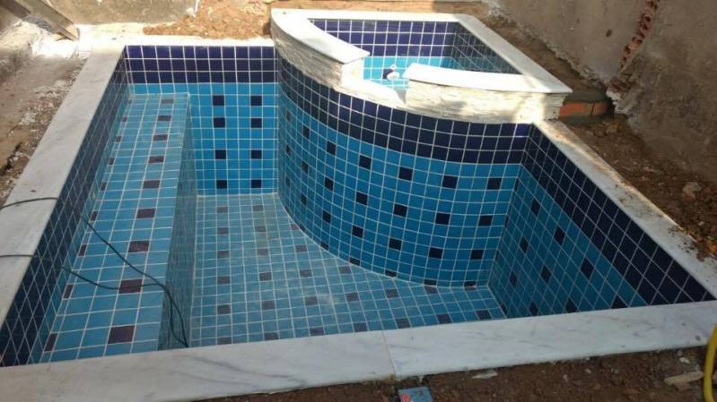 Instalação de Piscina de Fibra