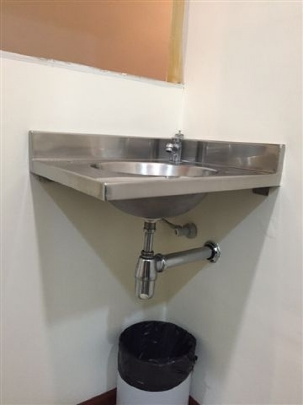 Lavabo em Aço Inox