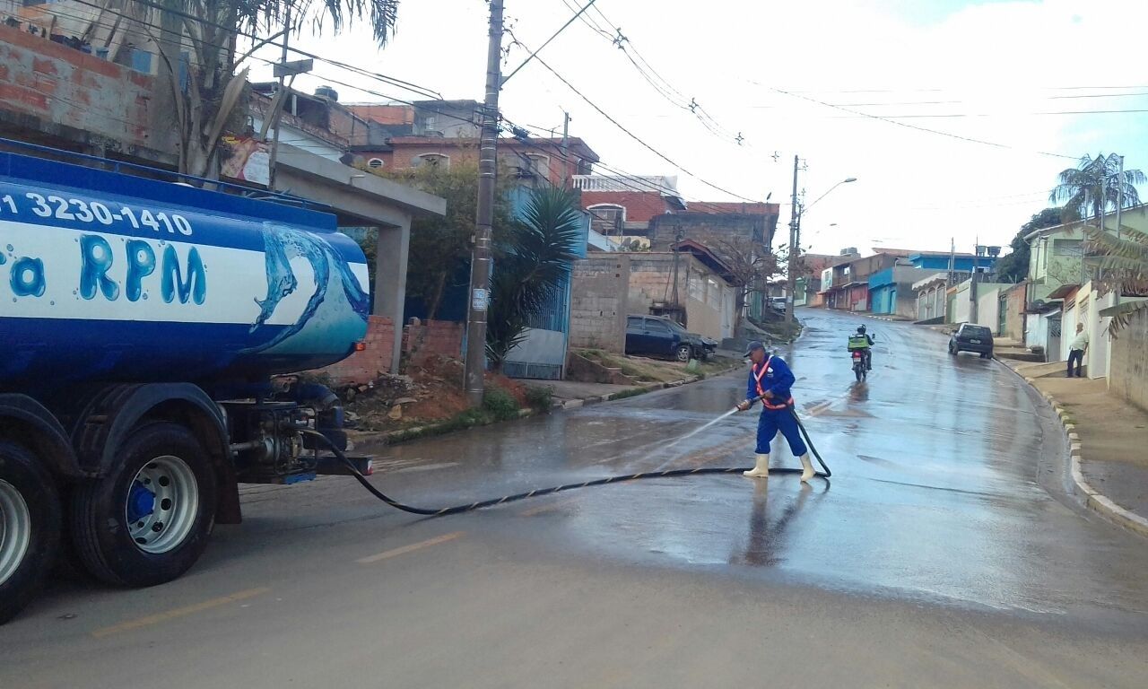 Lavagem com Caminhão Pipa