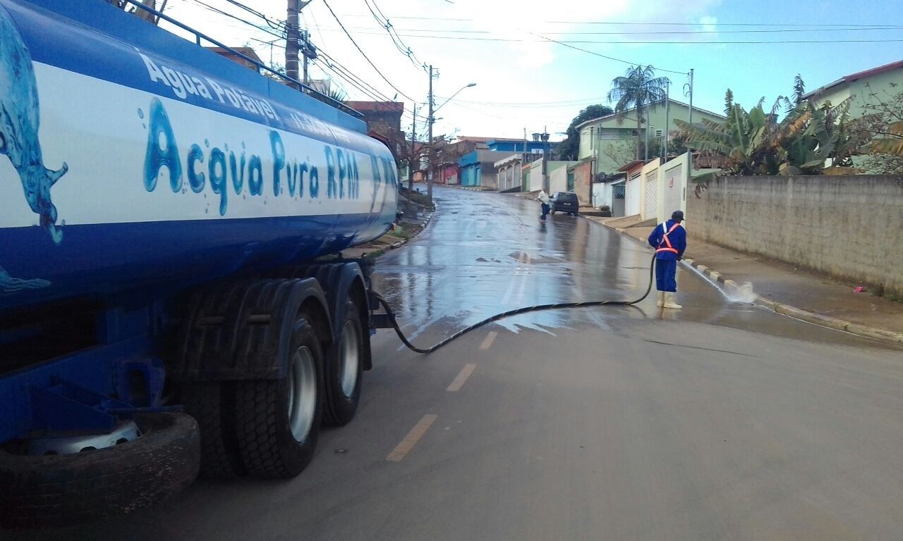 Lavagem de Empresa com Caminhão Pipa