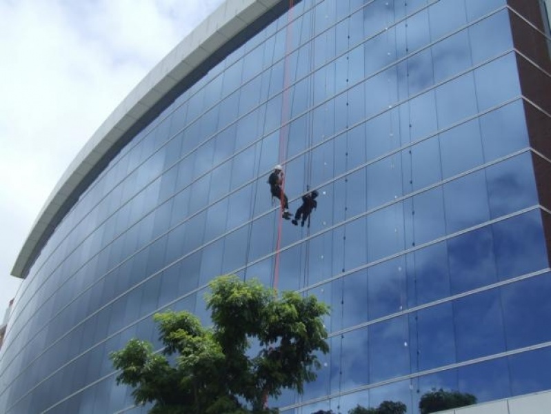 Lavagem de Fachada em Edifícios