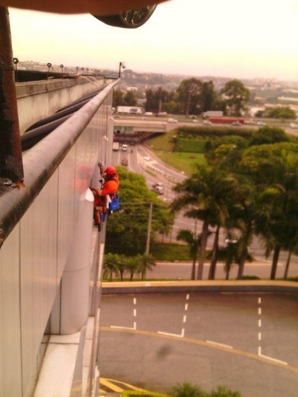 Limpeza de Telhas de Amianto