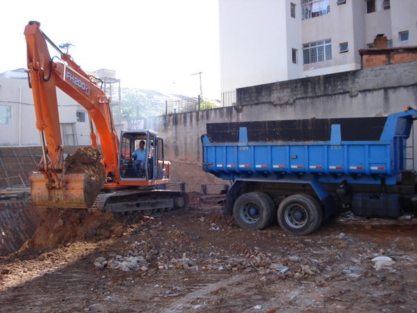 Limpeza de Terreno na Zona Norte