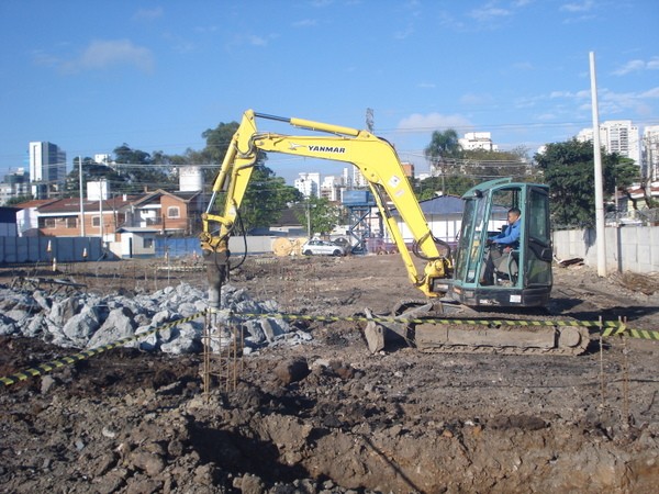 Locação de Escavadeira na Zona Norte