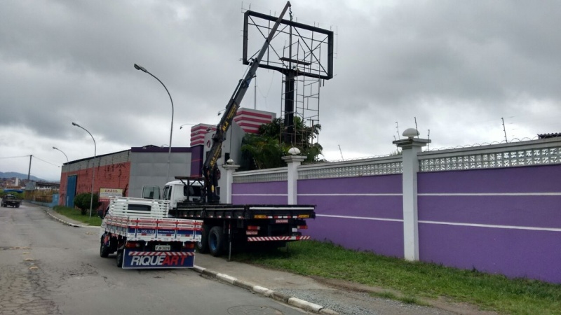 Locação de Munck para Cobertura Metálica