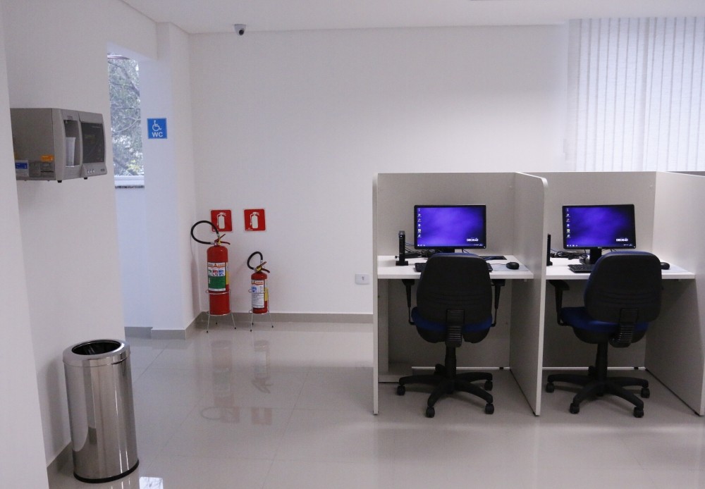 Locar Ambiente para Call Center