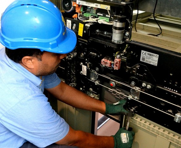 Manutenção de Motor de Elevadores de Carga