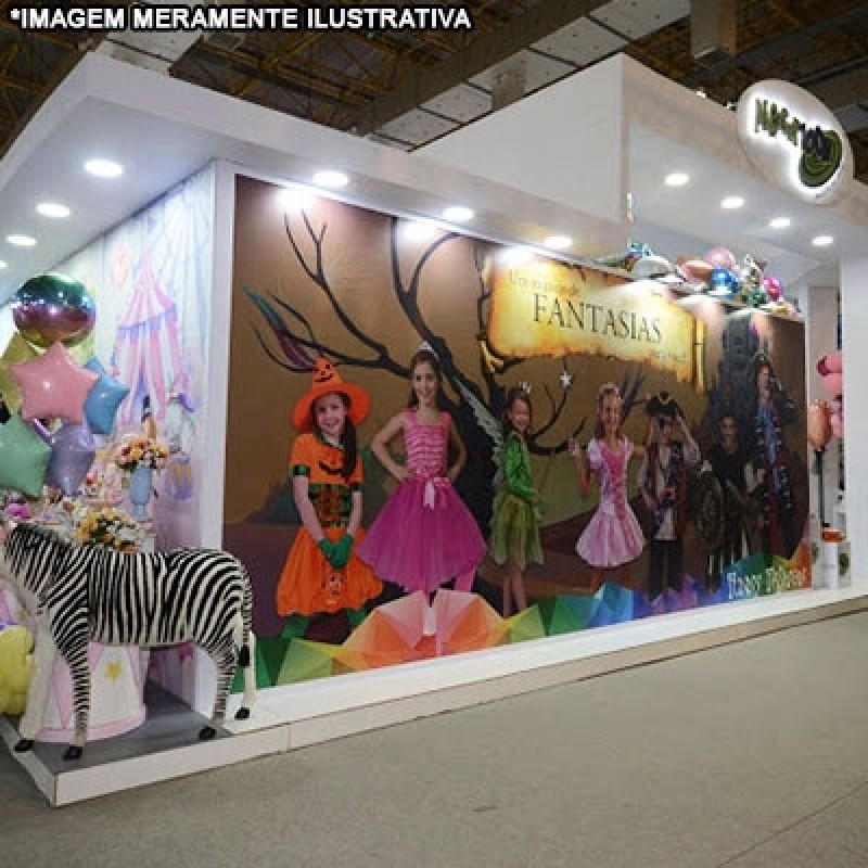 Montagem de Display para Exposição