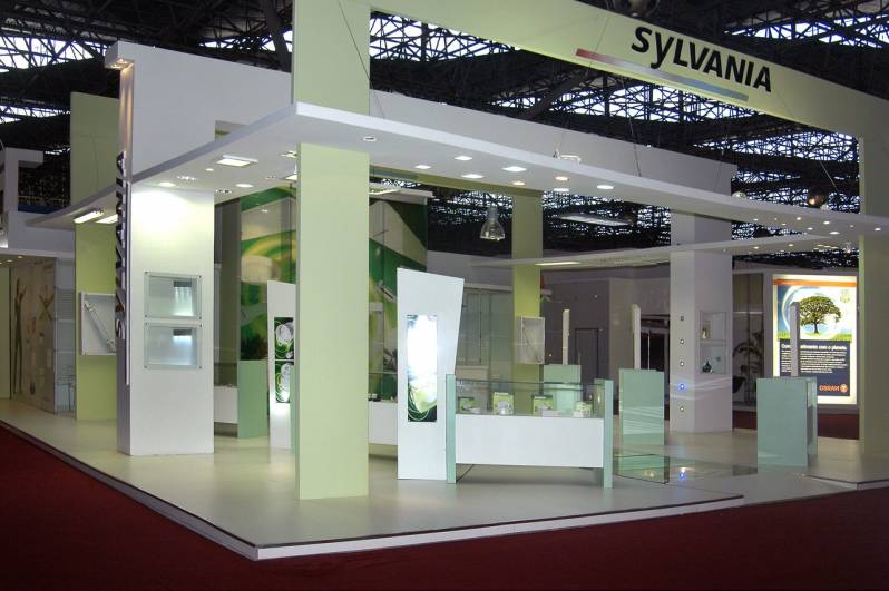 Montagem de Expositor para Exposição