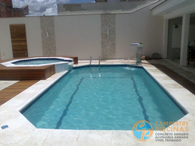 Piscina com Concreto Armado