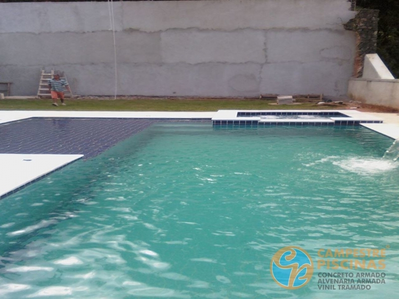 Piscina com Concreto Projetado