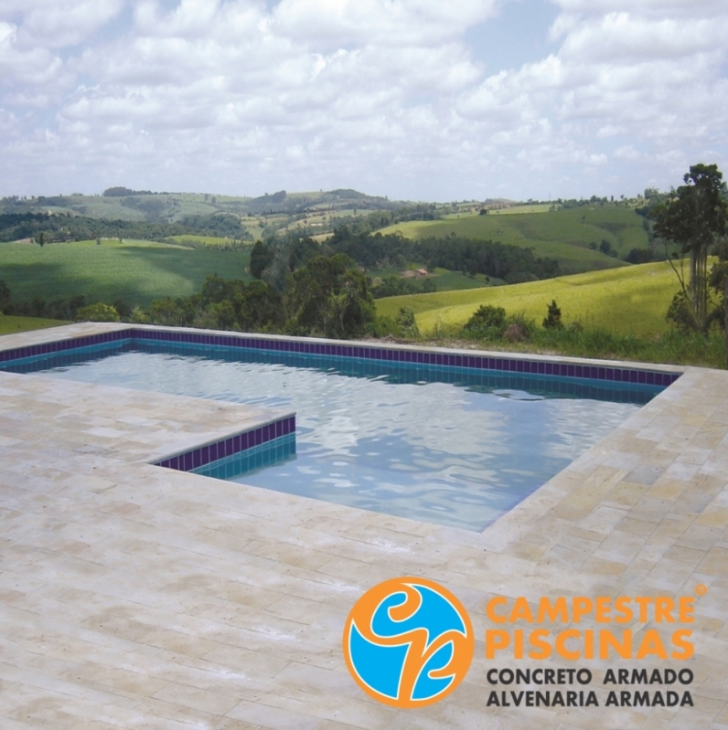 Piscina de Alvenaria com Azulejo