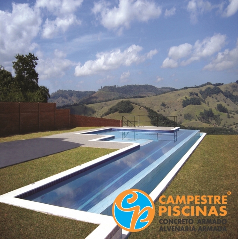 Piscina de Concreto com Deck para Sítio