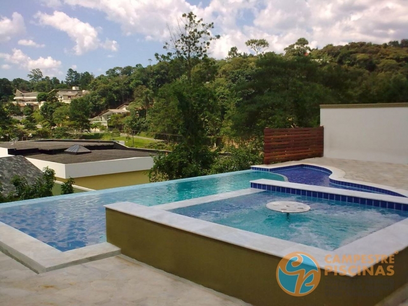 Piscina de Concreto com Infantil