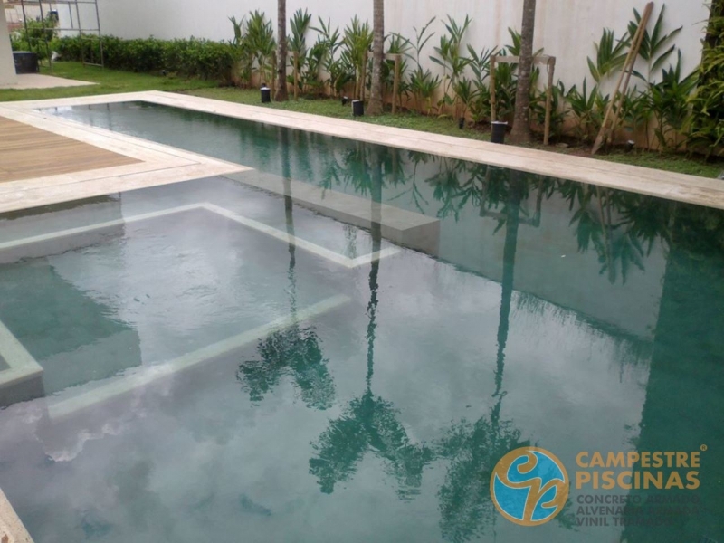 Piscina de Concreto com Spa