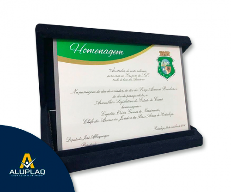 Placa Comemorativa com Medalha