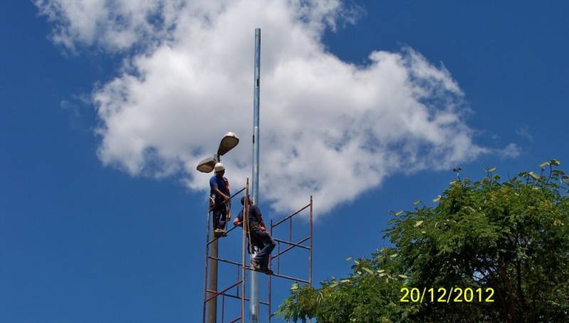 Poste de Aço Galvanizado a Fogo