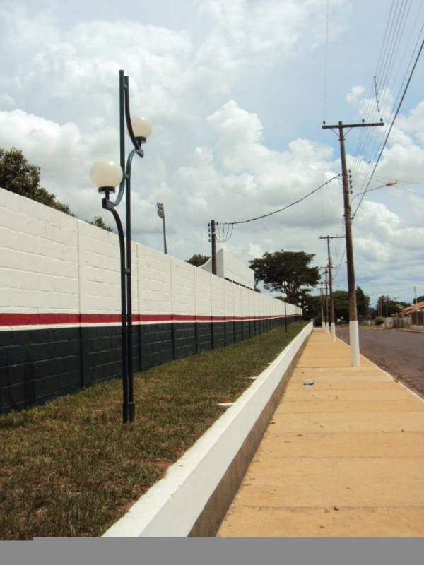 Poste de Iluminação de Praça