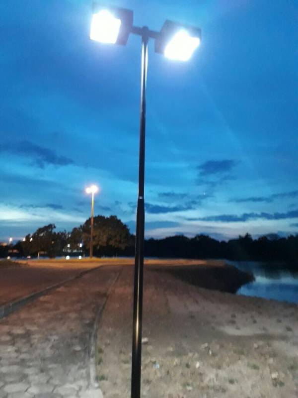 Poste de Iluminação para Piscina