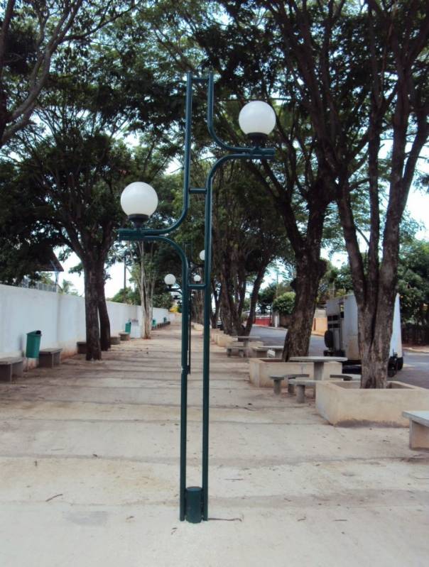 Poste para Praça Pública