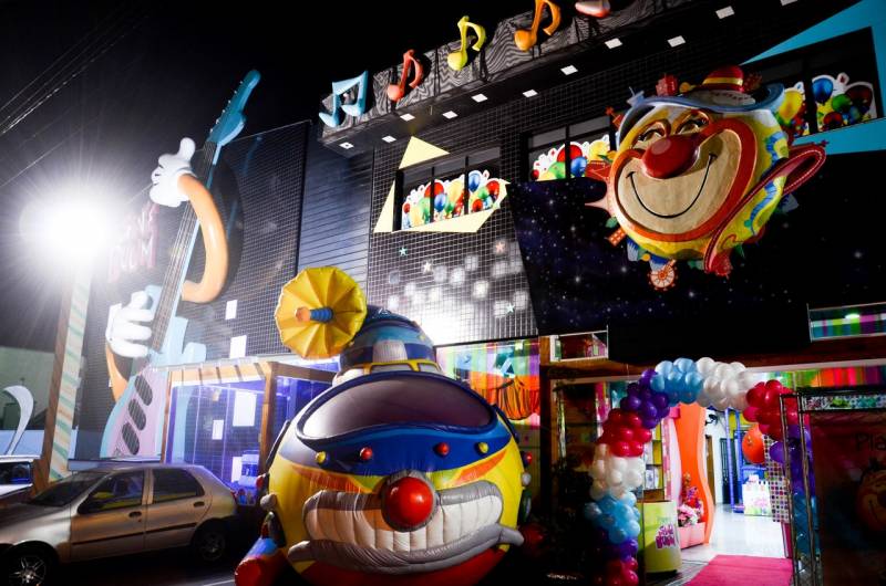 Salão de Festa com Decoração Infantil