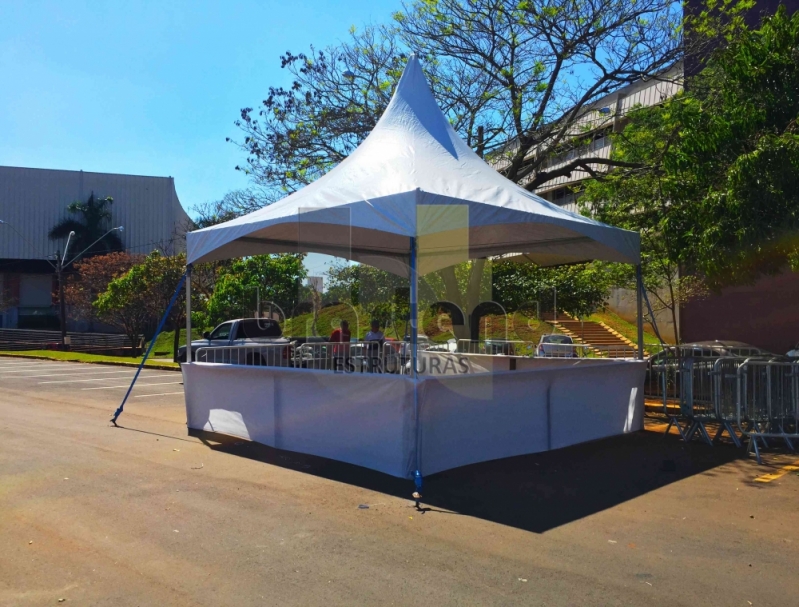 Tenda Enfeitada para Festa Junina