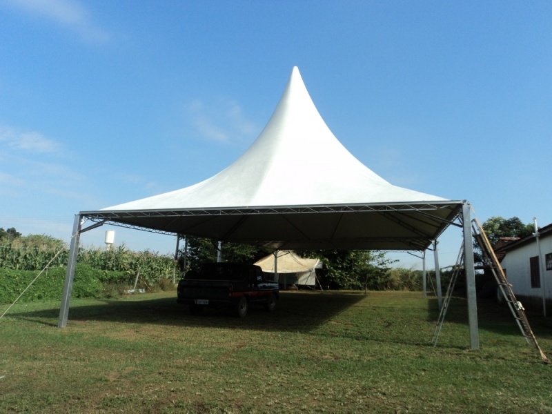 Tenda Tencionada Personalizada para Casamento